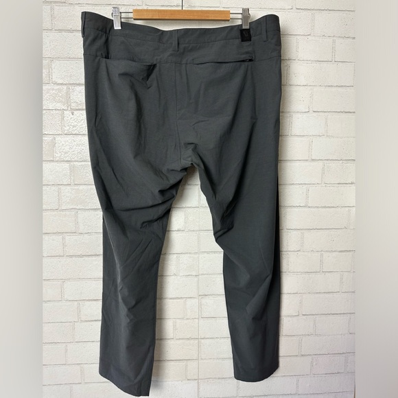 Vuori Pants Mens 38x30 Gray Aim Performance Chino Stretch Casual V431 - Picture 6 of 13
